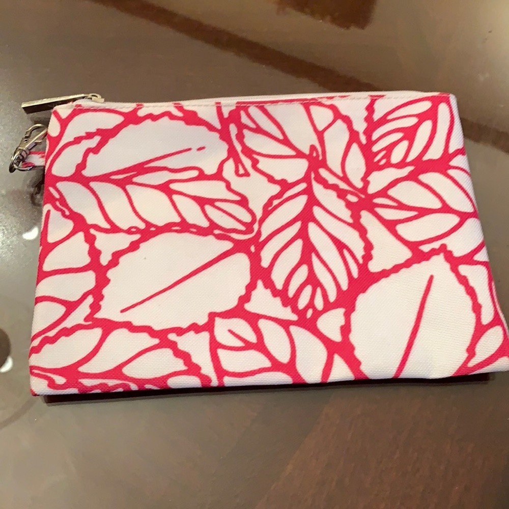 Clinque make-up bag